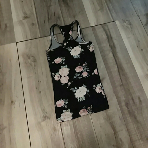 Wet Seal Tank Tops - Picture 5 of 5